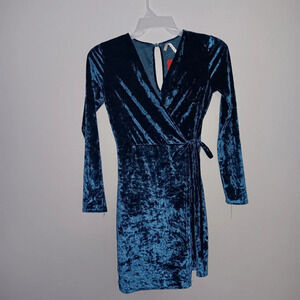 True destiny women's velvet blue dress size M